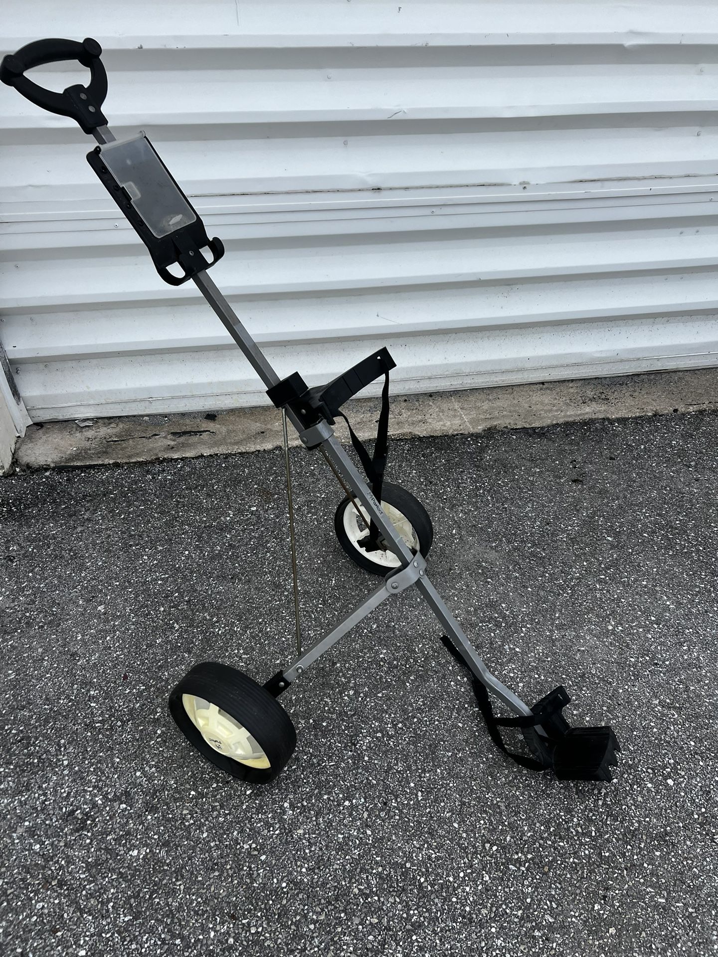Par-fect Lightweight Steel Golf Pull Cart! Super light weight, easy to fold. 