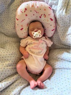 Doll realistic baby doll