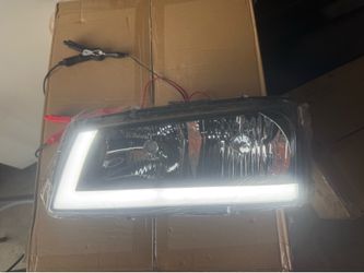 03-06 Chevy Silverado Black Housing Clear Reflector LED Strip Headlights Parking Lights