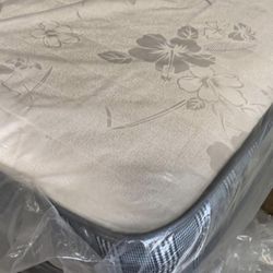 King Mattress Set – Like New