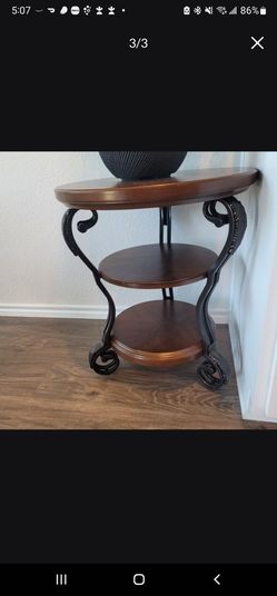 Coffee table, nightstand, pillows