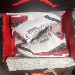 Air Jordan 3 Retro 'Fire Red' 2022 - Size 5.5 Youth (Mens) / 7 Womens