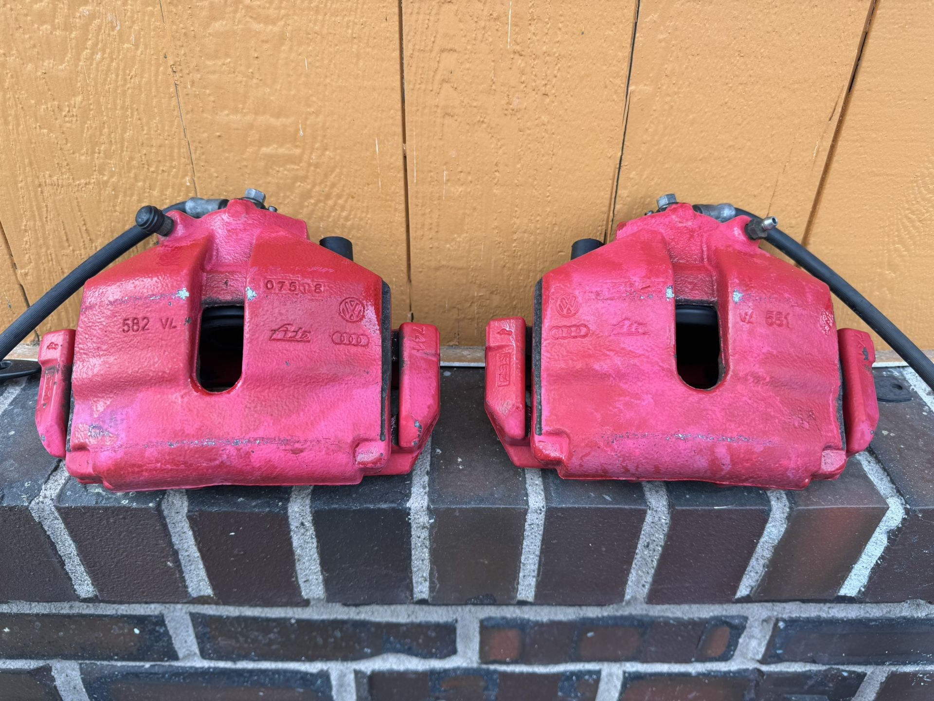2009 Volkswagen GTI Front Red Calipers