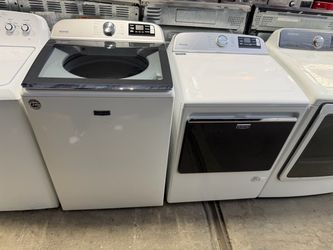 Maytag white washer and gas dryer set