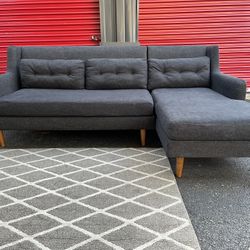 Sectional Couch!! West Elm !! Delivery Available 🚚!! Dimensions: 91” Length x 35” Height x 38” Depth ( 62”Depth Chaise) 