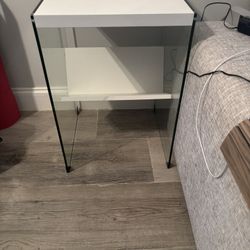 Dinning Room End Table 
