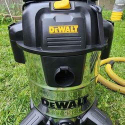 DeWALT 10 Gallon Stainless Steel Wet/Dry Vac