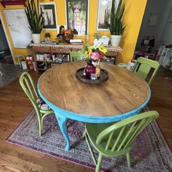 Antique Table With 4 Chairs 