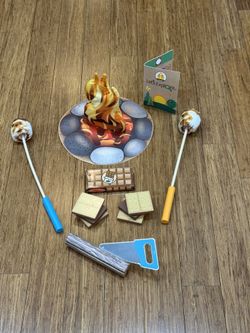 Melissa & Doug, Let’s Explore S’mores & More Campfire Play Set