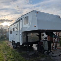 2007 Arctic Fox 23-5A