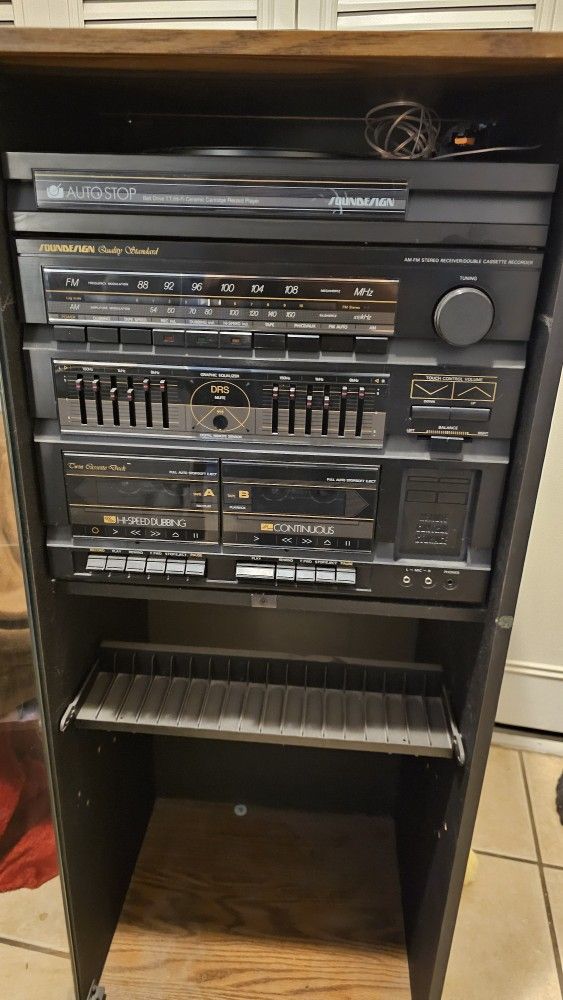 Retro Stereo Receiver w/2 Speakers