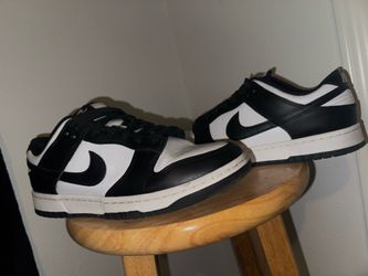 Nike Low Panda dunks SIZE 9