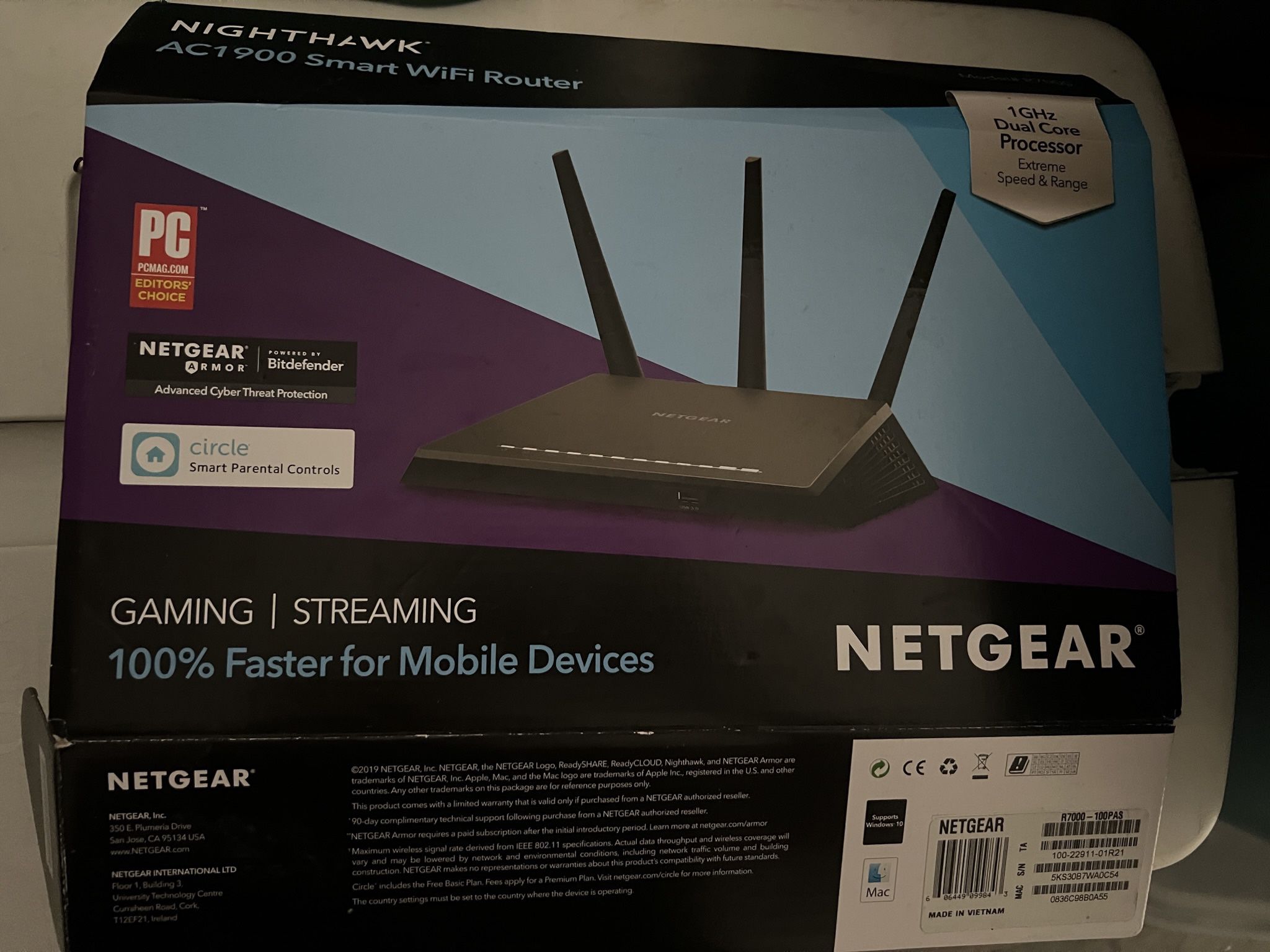 New Netgear Router, Small Tv/Computer Monitor, Works