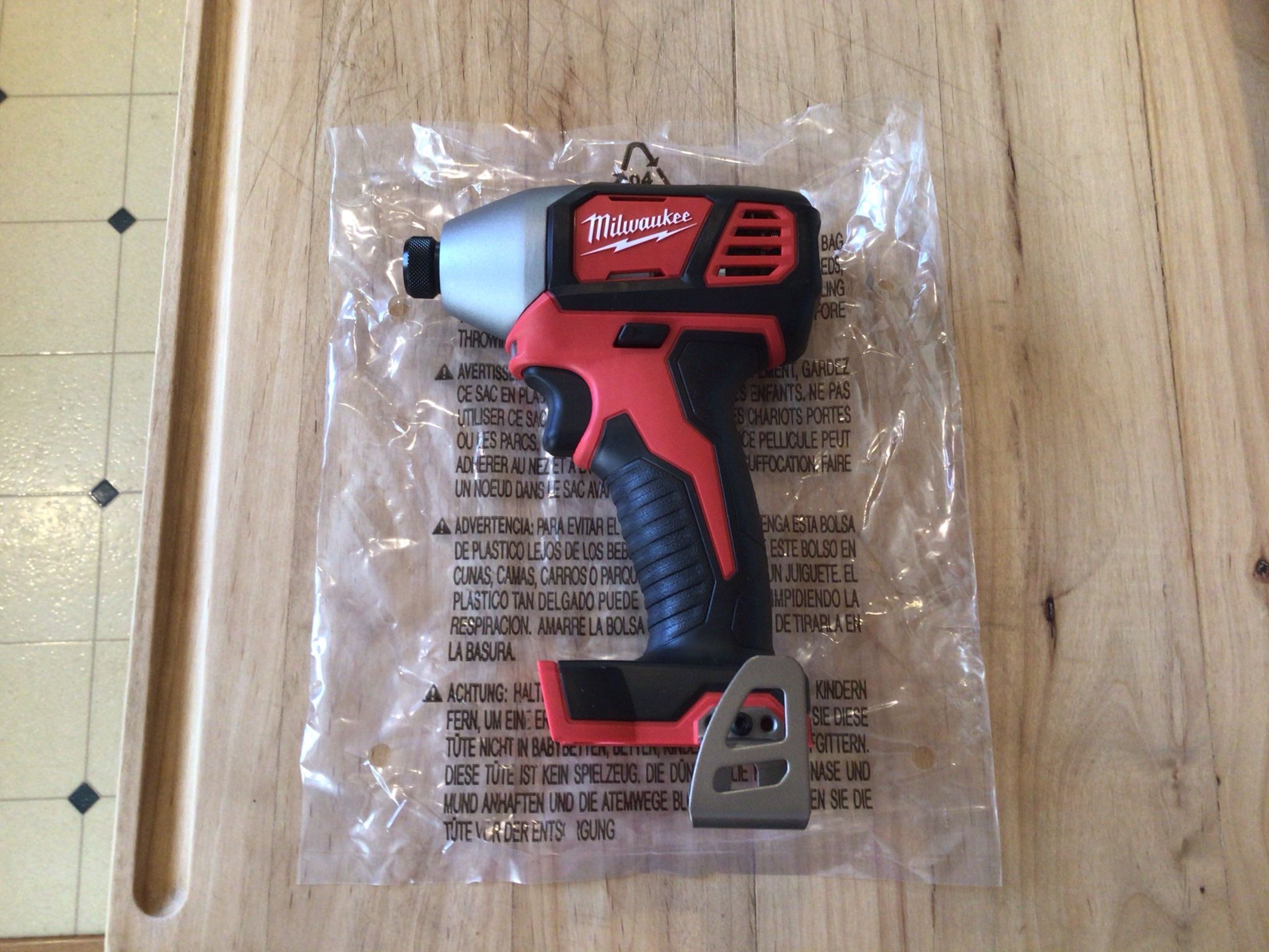 Milwaukee M18 18Volt Cordless Impact Driver.   Brand NEW.  Tool  Only.  NUEVO.