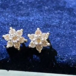 Diamond Flower Cluster Stud Earrings 