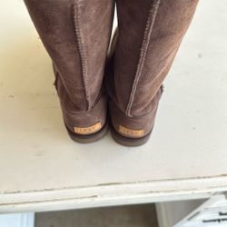 Brown Uggs Size 9 Women’s 