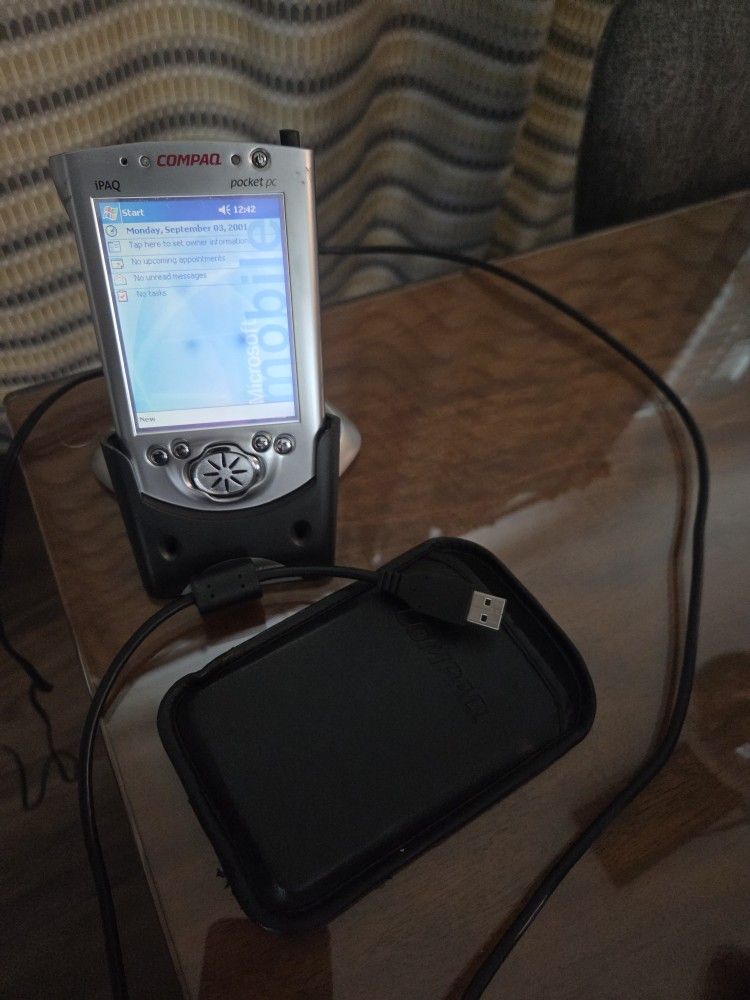 Compaq iPAQ 3765 model a Pocket PC