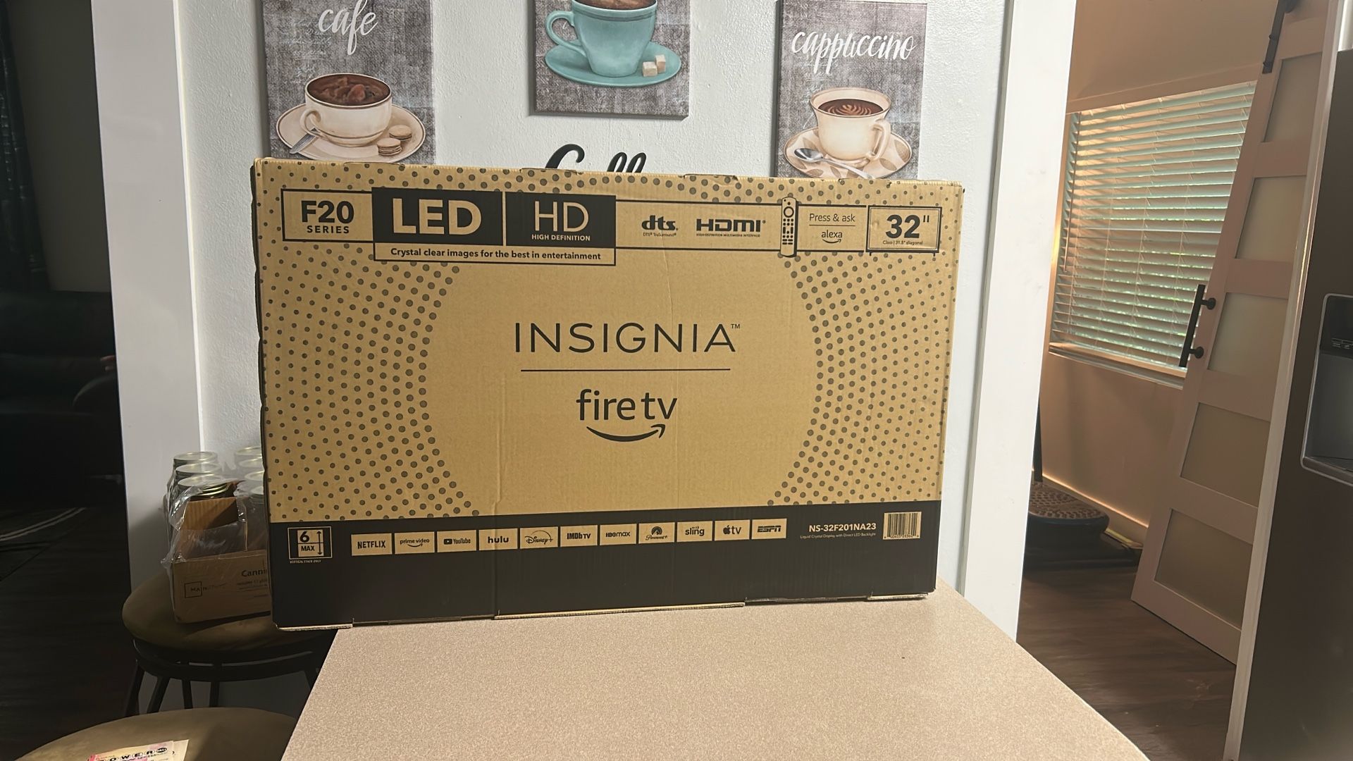 Insignia™ - 32" Class F20 Series LED HD Smart Fire TV