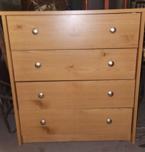 Dresser With 4 Drawers 28x16x30