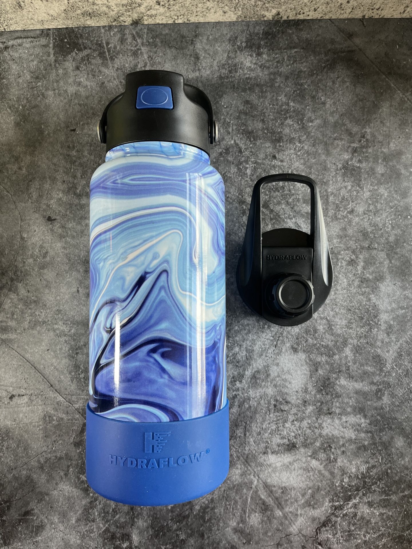 Hydrapeak Voyager Bottle for Sale in Stamford, CT - OfferUp