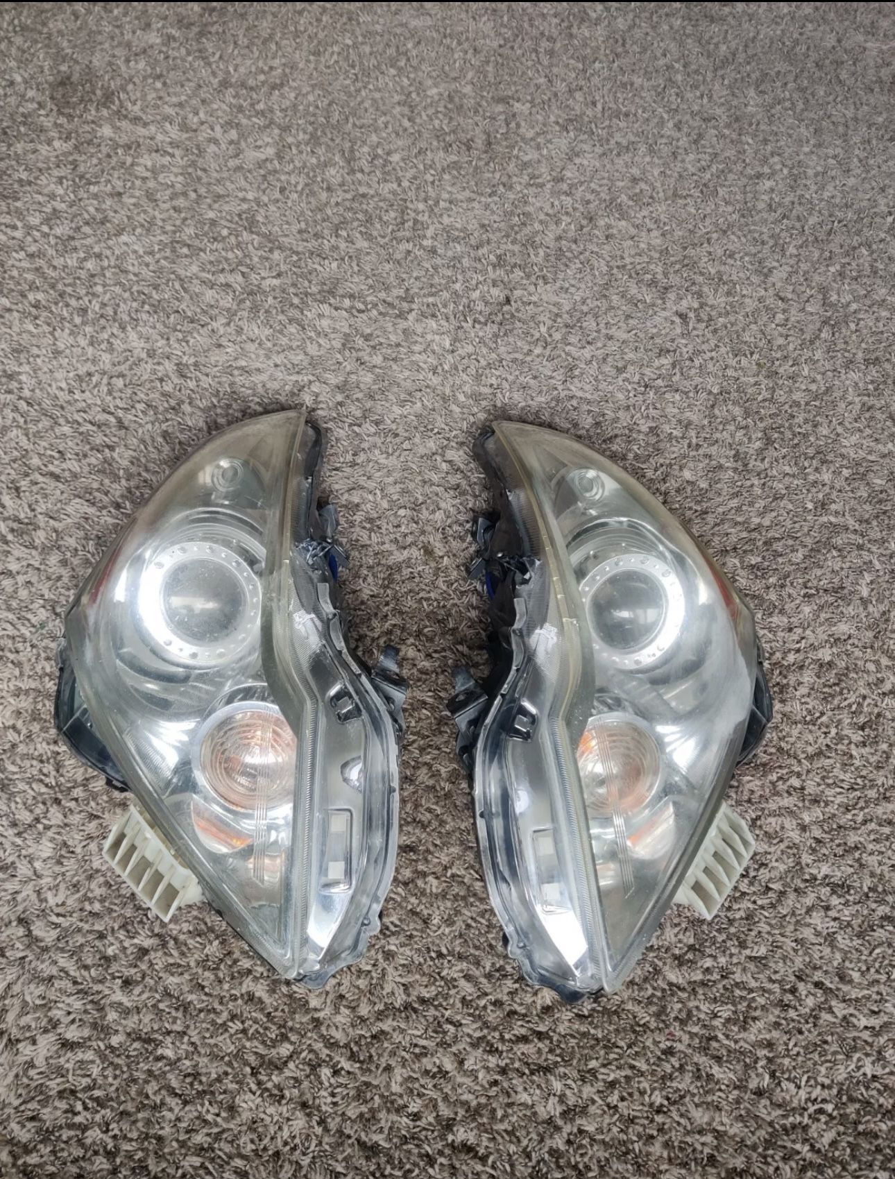 Infiniti G37 Headlights