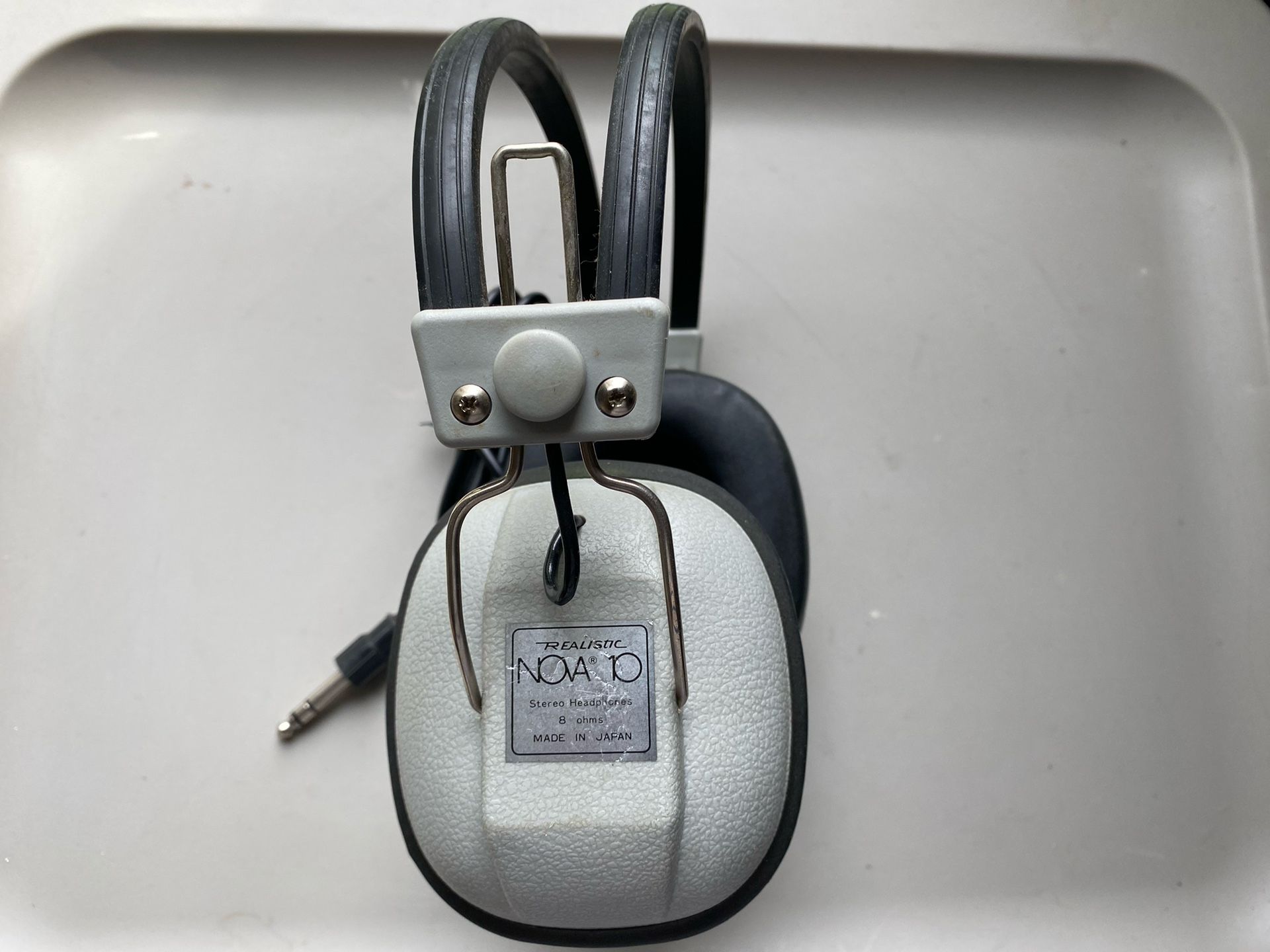 Realistic Nova 10 Stereo Wired Headphones
