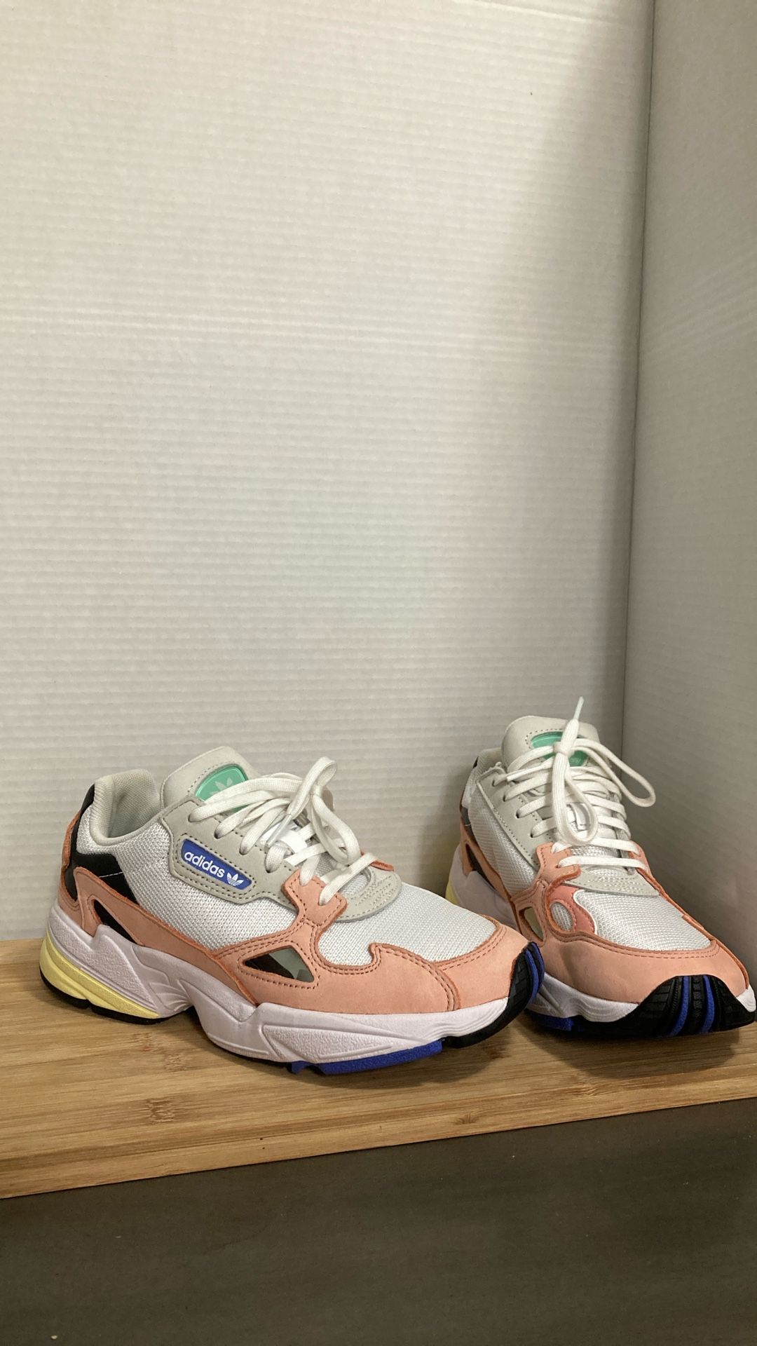 ADIDAS TORSION SIZE 6 1/2