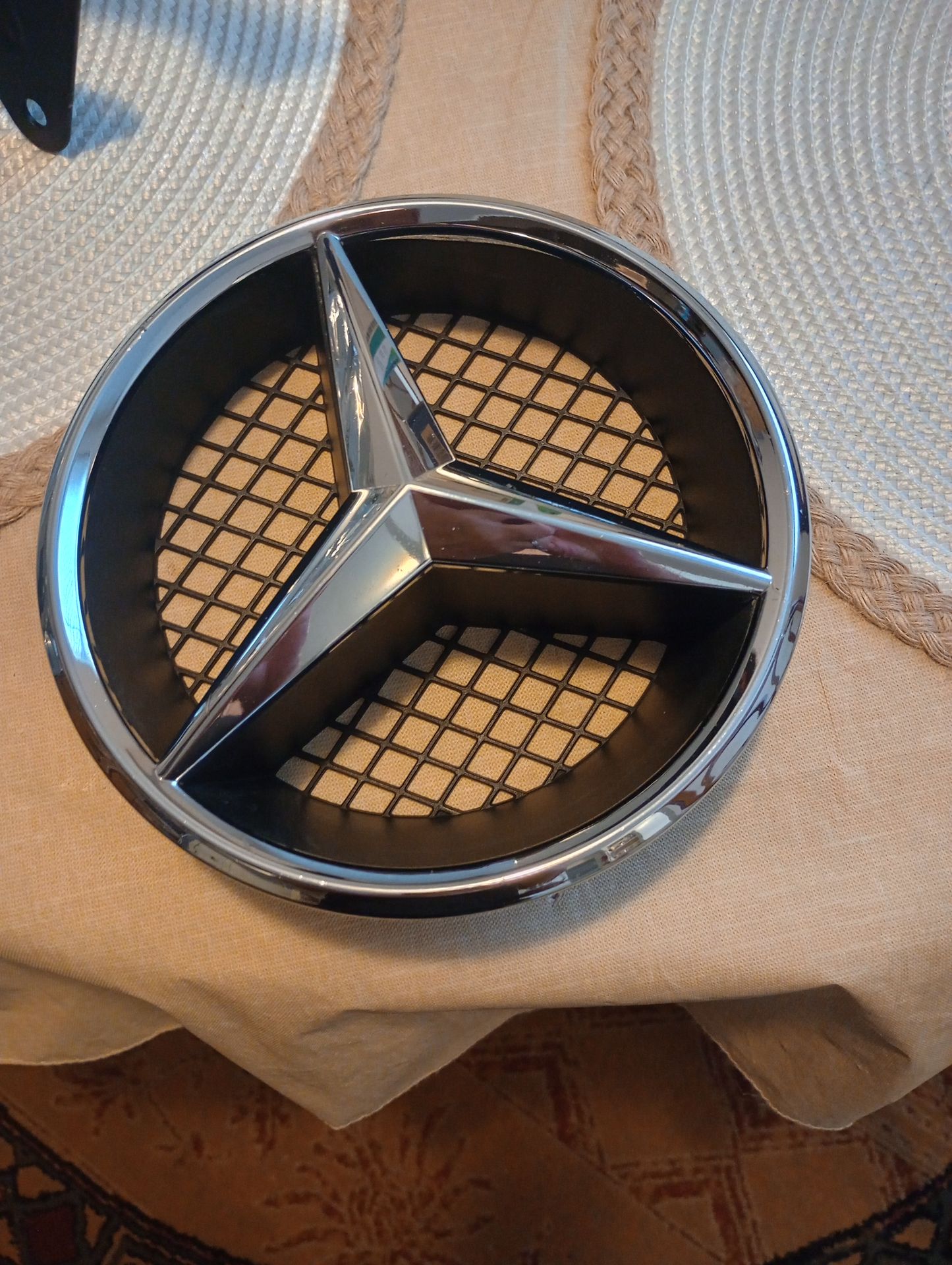 Front grille emblem Mercedes Benz