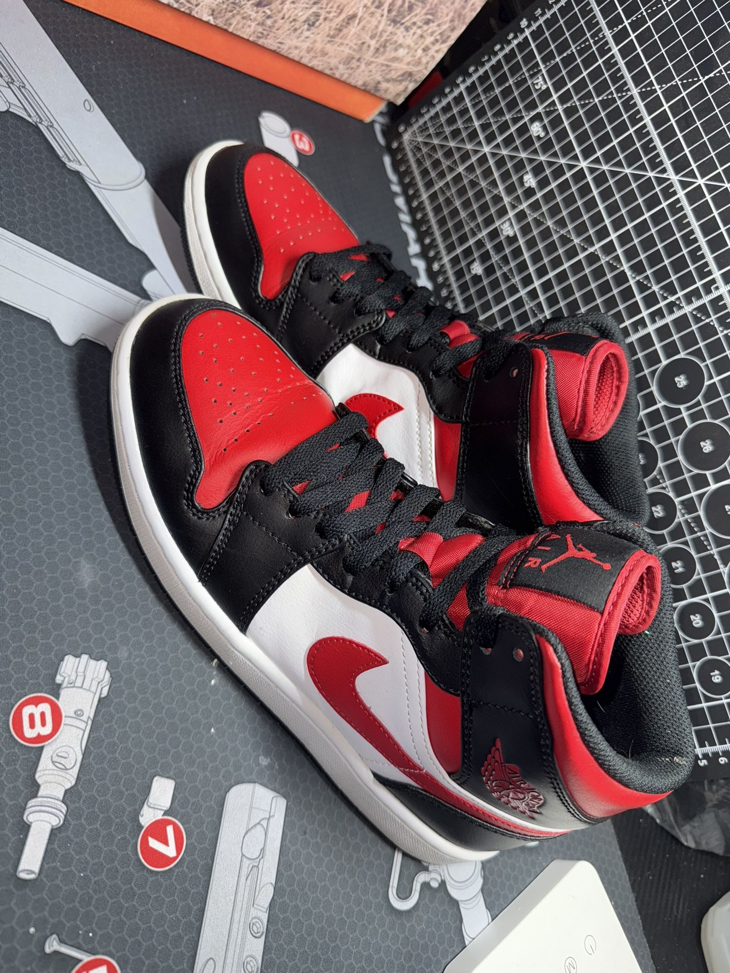 Jordan Bred Toe Size 8M