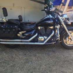 07 Suzuki Boulevard, C 90T 1400cc