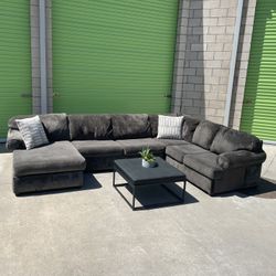 *Free Delivery* Gray Ashley Sectional Couch Sofa 