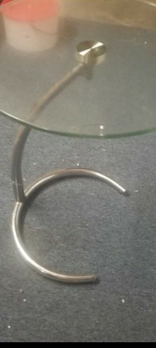 Glass End Table Excellent