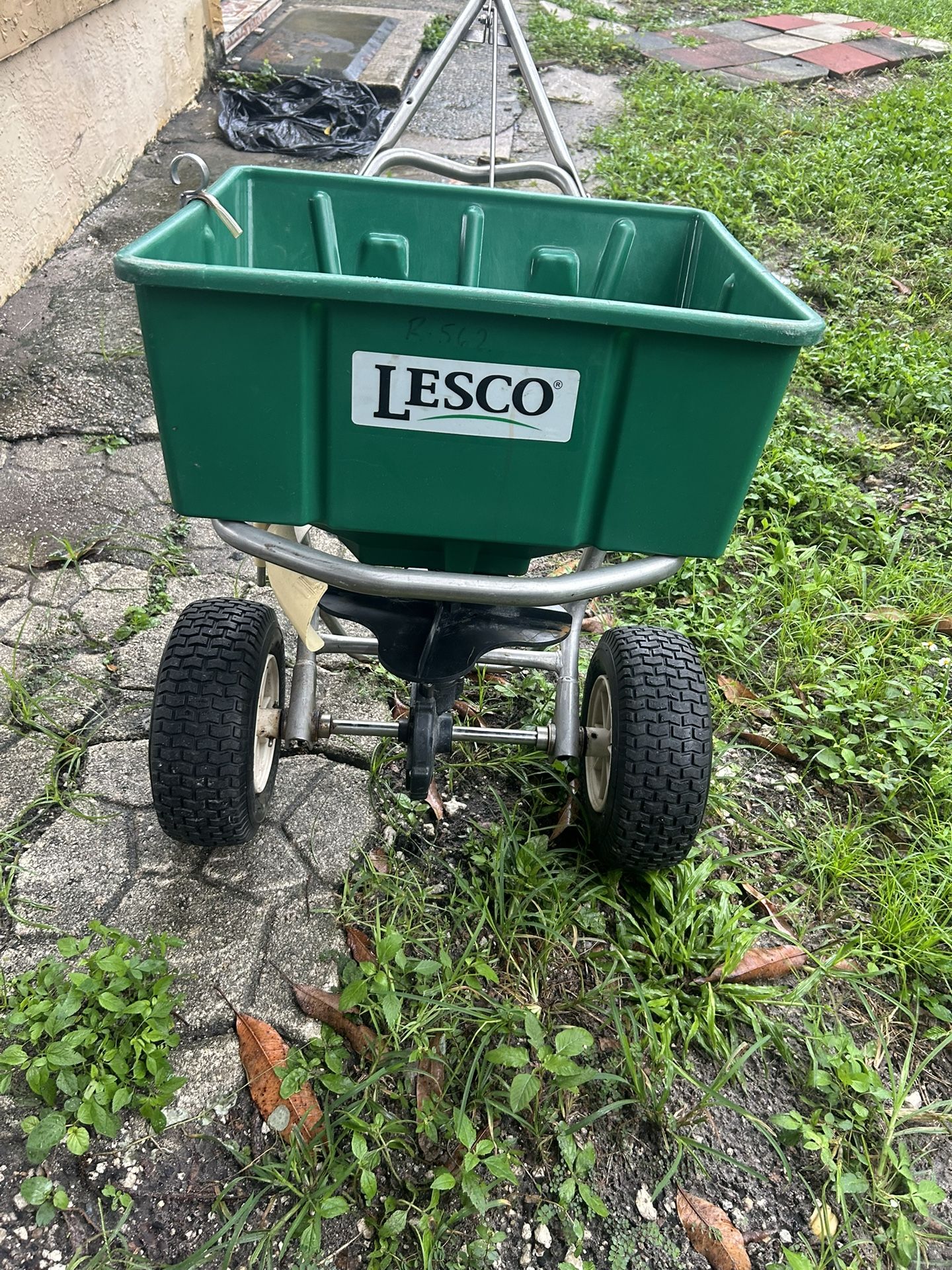 LESCO Broadcast Spreader with 80 lb. Capacity and Stainless Steel Frame