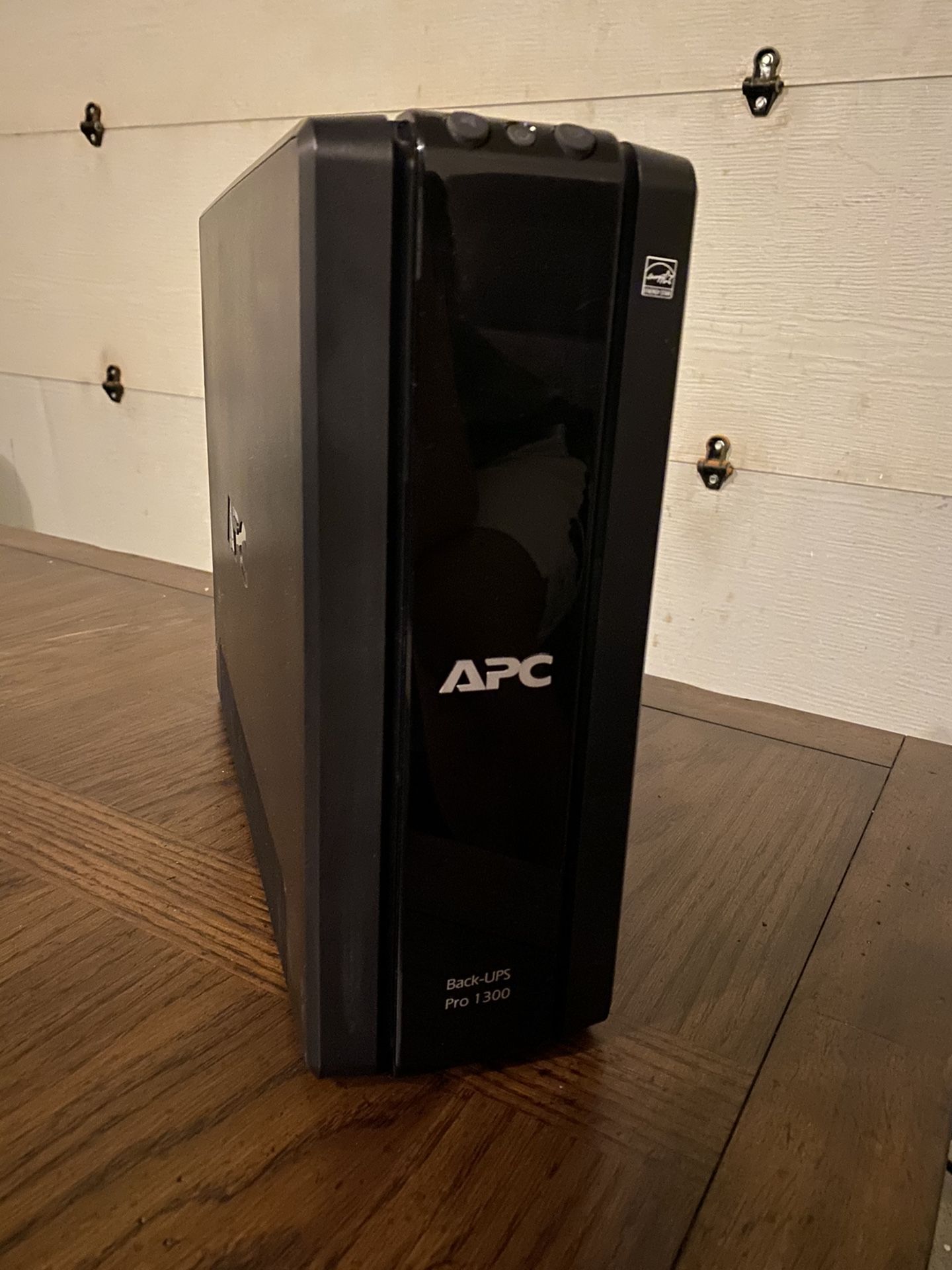 APC Pro 1300 - Backup -UPS