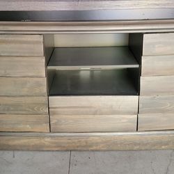 Rooms To Go Entertainment Console