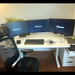 27 Inch Dell Monitors with Desk Mount 