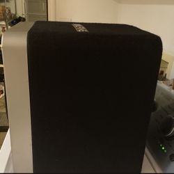 Alpine R Subwoofer Works Perfectly