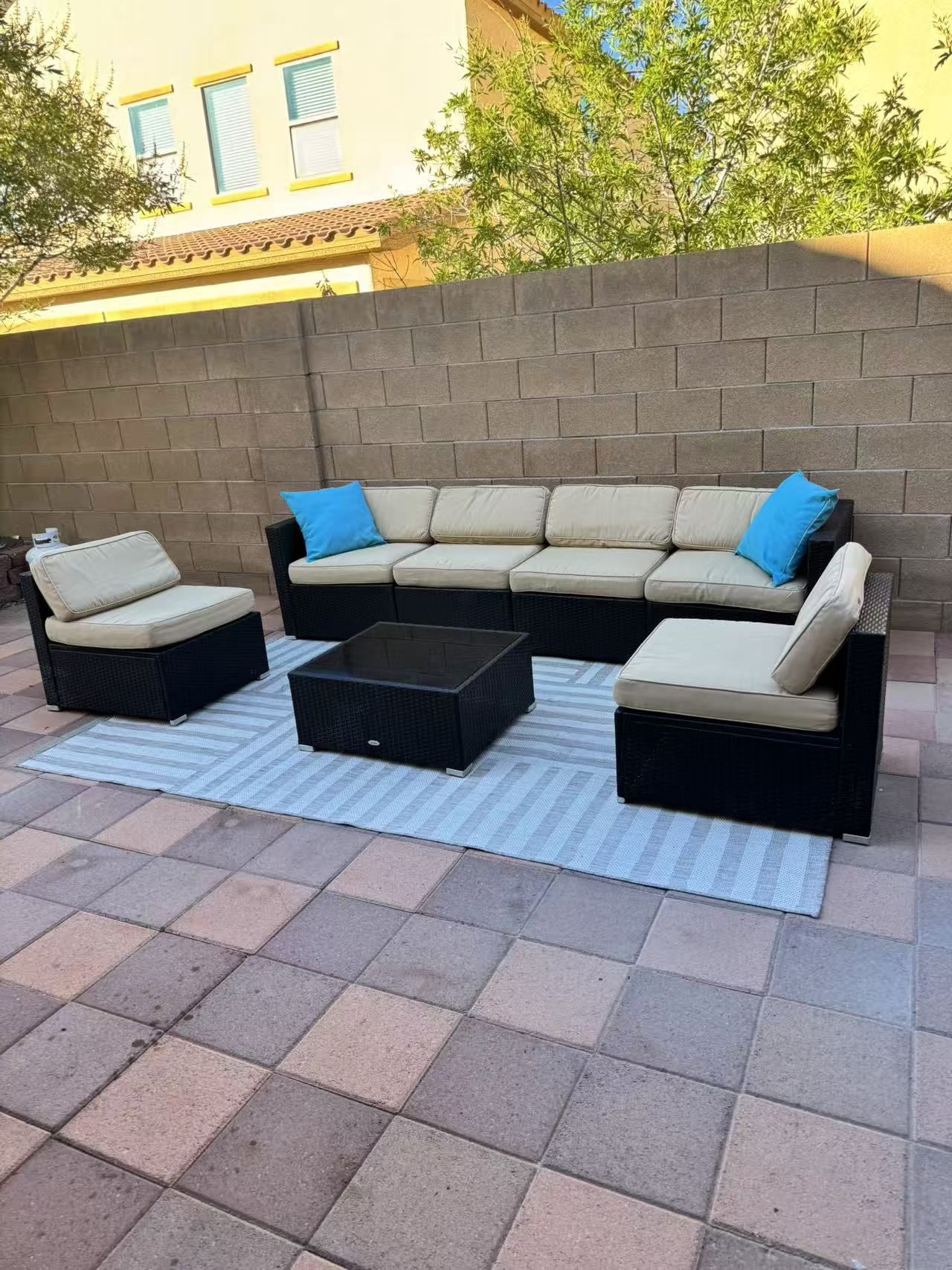 Excellent Condition Outdoor Furniture Patio Set