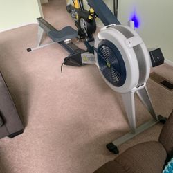 Used Working Concept 2 Rowing Machine