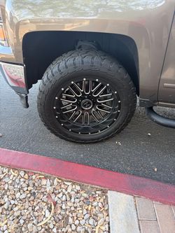 Off-Road Wheels w All-Terrain Tires