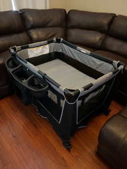 BABY TREND PLAY PEN