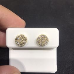 Gold & Diamond Earrings! 