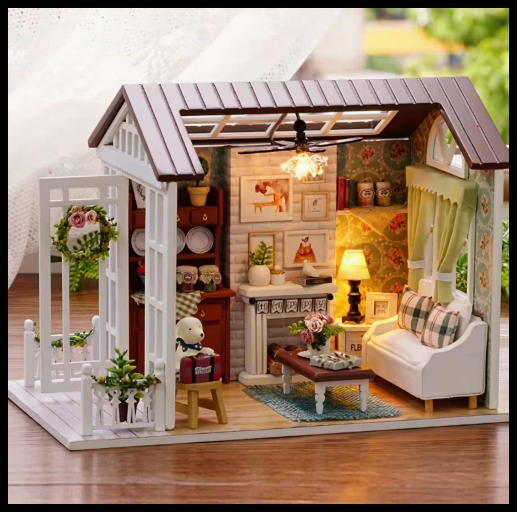Small DIY Dollhouse „Holiday Times“