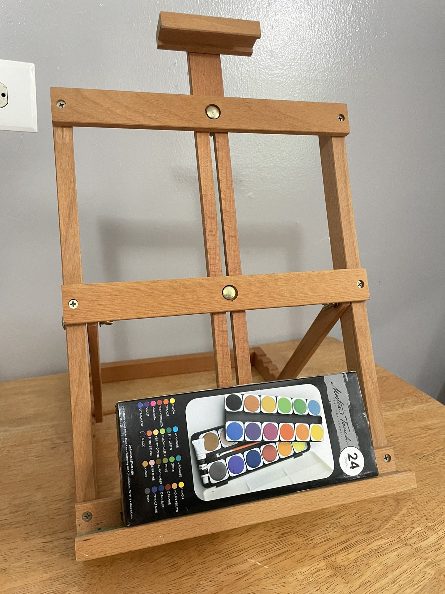 Table Top Easel With Watercolors 