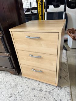 Small drawer or night stand