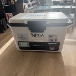 Frostvault cooler - shark ninja
