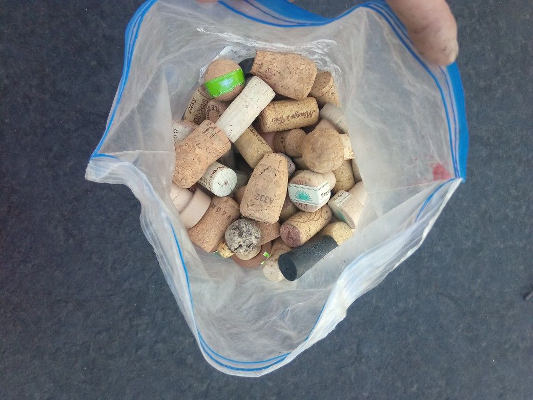 Bag Of 60-70 Wine/ Liquor Corks For Crafting Or Other 