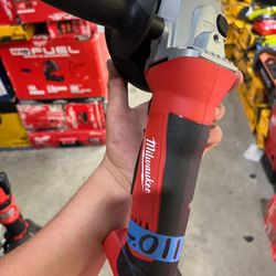 MILWAUKEE M18 CORDLESS GRINDER $110