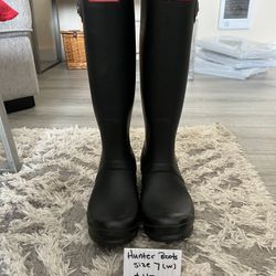 Hunter, Nike, Vans And Puma