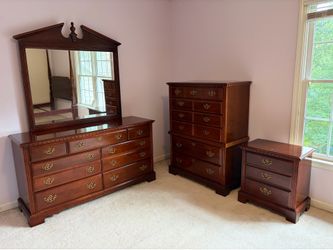 5 Piece Queen/Full Broyhill Solid Cherry Wood Bedroom Suit